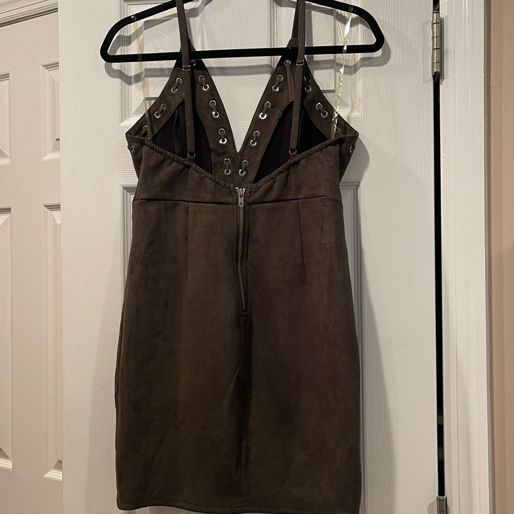 Dress - Picture 2 of 8